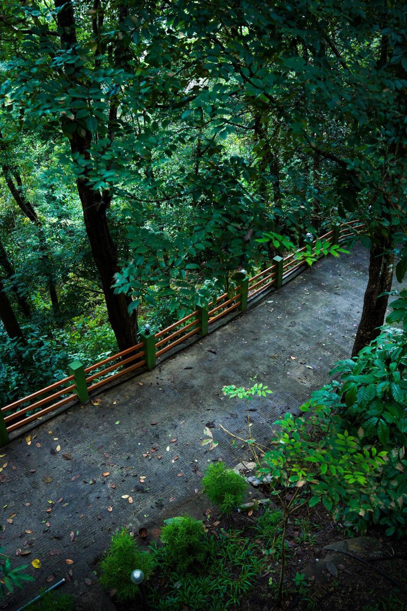 Space Rock Resort Kalpatta Ngoại thất bức ảnh