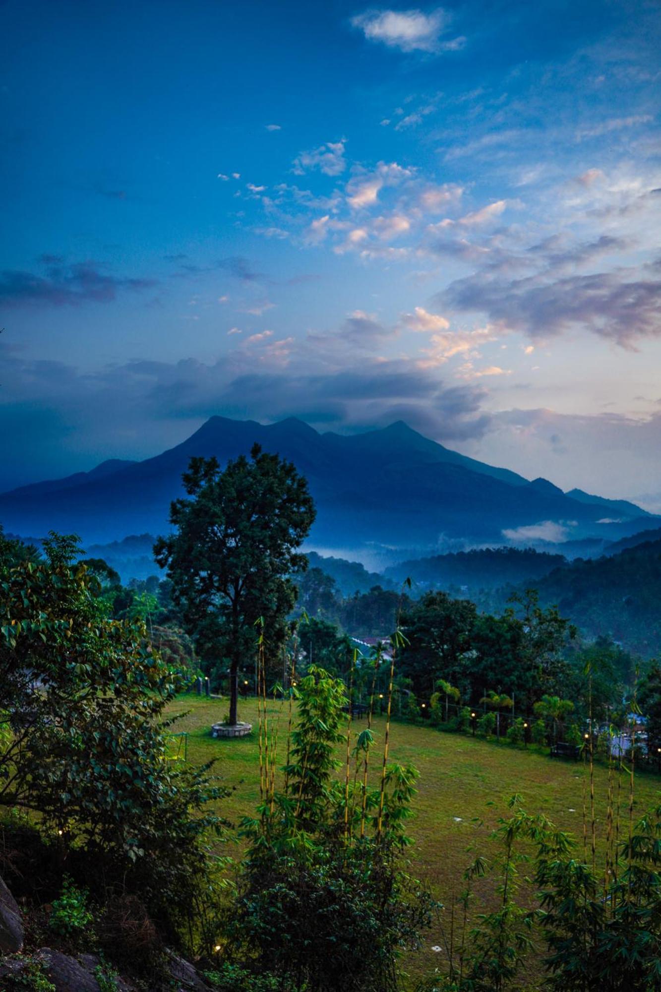 Space Rock Resort Kalpatta Ngoại thất bức ảnh